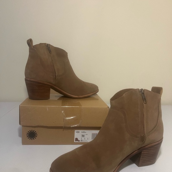 UGG Shoes - Ugg Cowboy Ankle Boots Tan